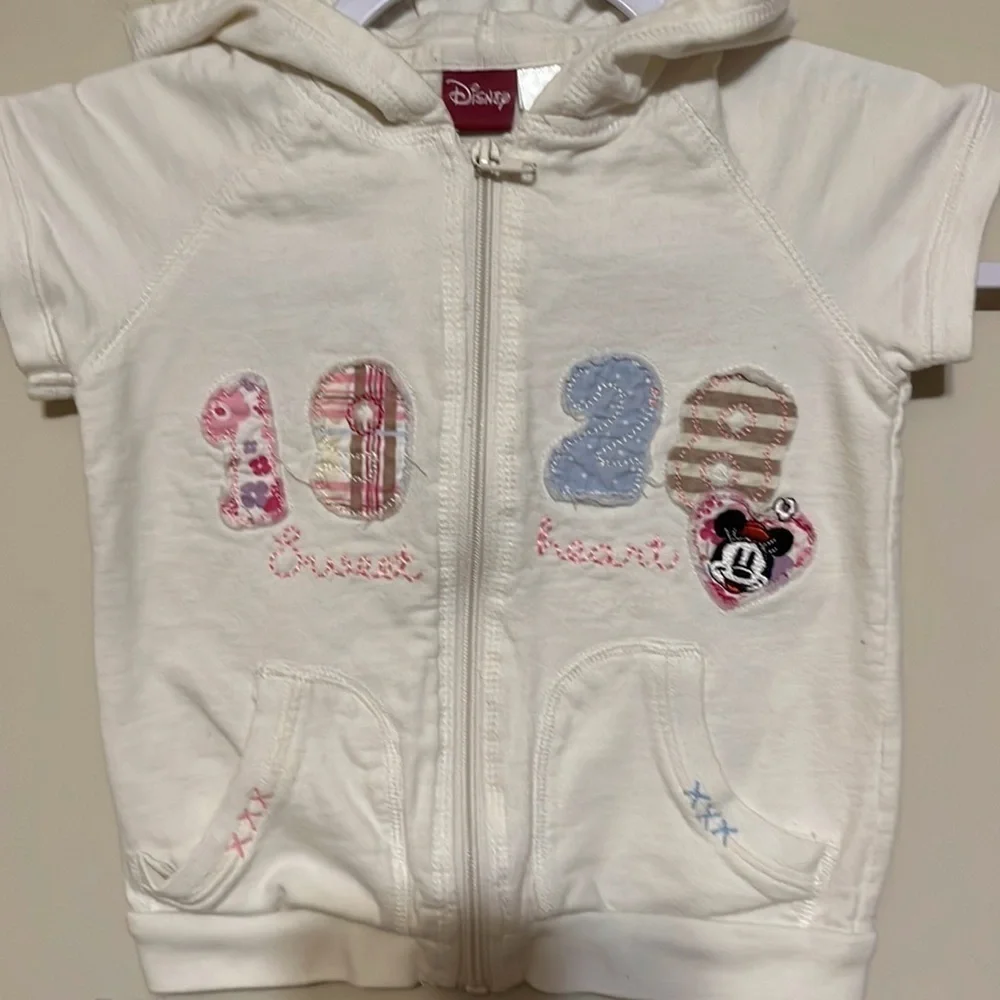 Disney short sleeve hoodie, white. Sz 4T